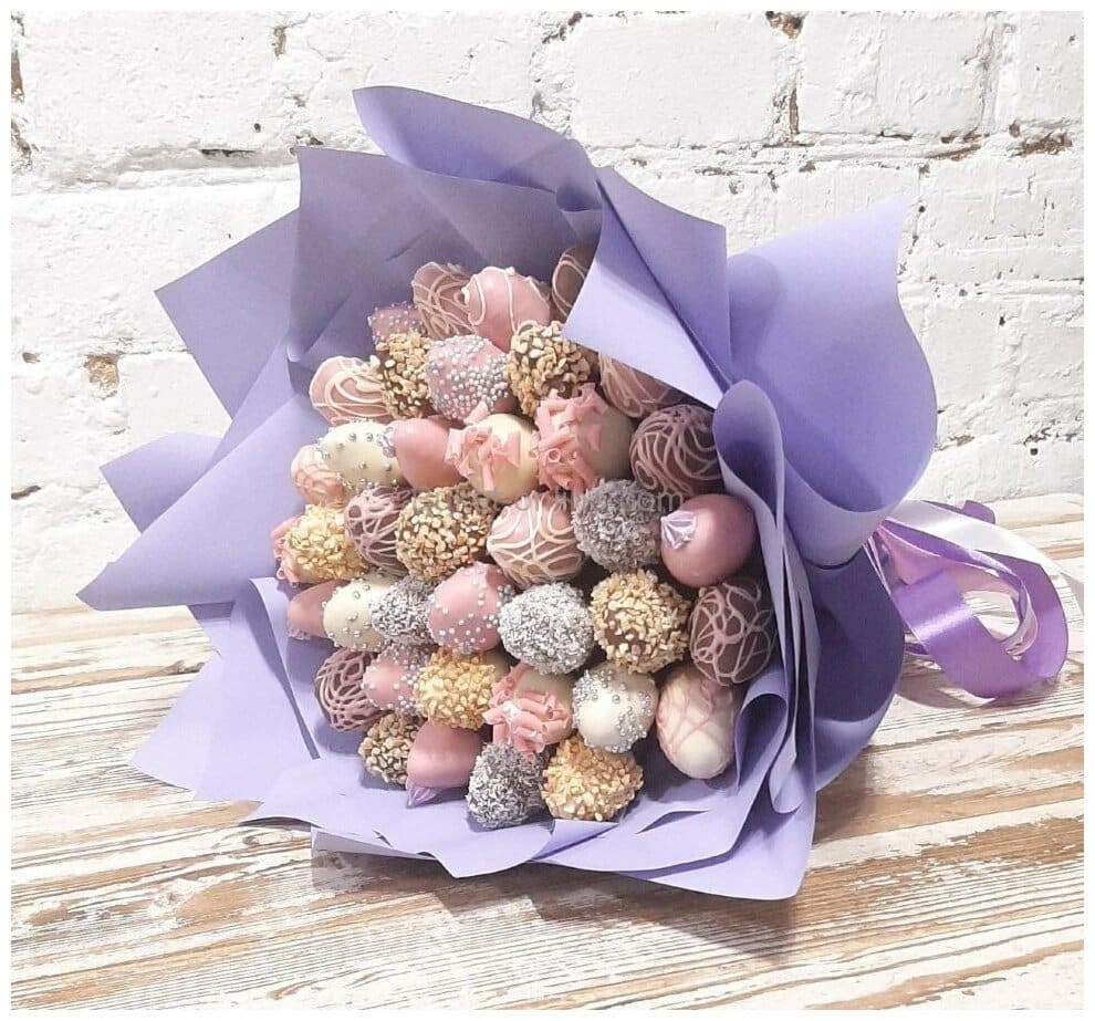 Идея для подарка: Букет из клубники в шоколаде 35 ягод