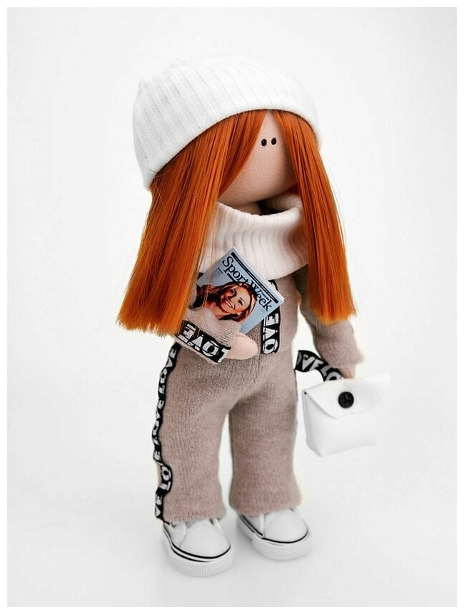 Идея для подарка девочке: Набор для шитья куклы Pugovka Doll Алина