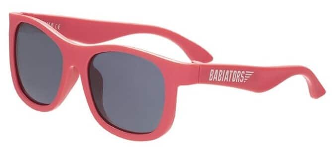Идея для подарка девочке: С/з очки Babiators Original Navigator. Красный качает. Цвет: Красный. Возраст: 3-5