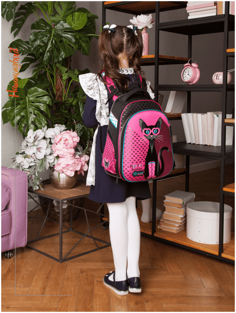 Идея для подарка девочке: Школьный ранец / рюкзак / портфель для девочки Hummingbird, каркасный, ортопедический, 2 отделения брелок и значок в подарок