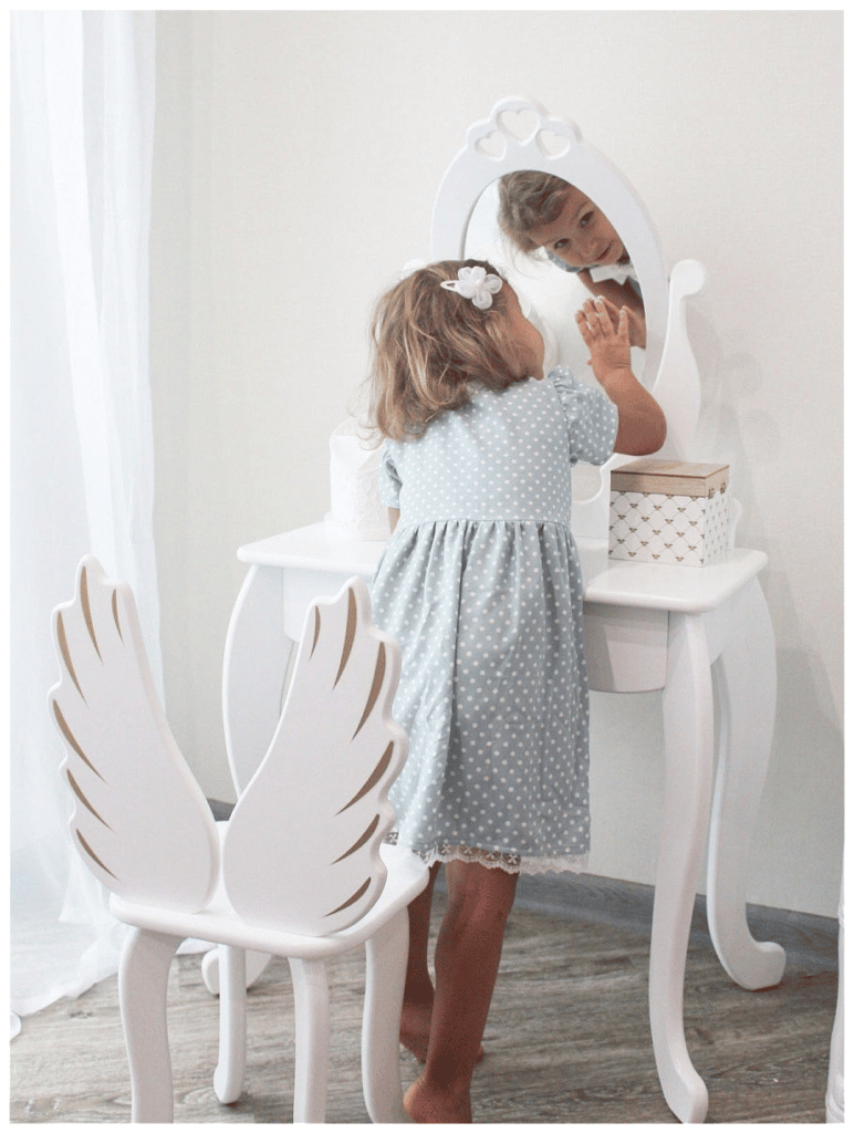 Идея для подарка девочке: Туалетный столик Wood Fishka Маленькая Леди, размер L, 1304, белый