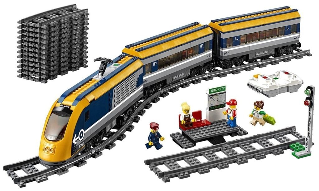 Идея для подарка: Конструктор LEGO City Trains 60197 Пассажирский поезд