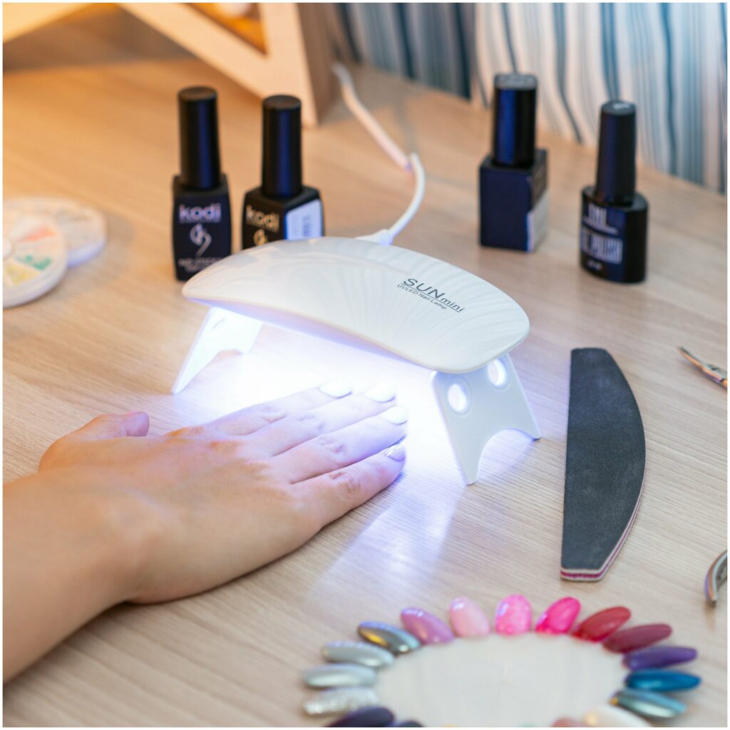 Идея для подарка: Лампа для сушки ногтей Mini Nail Original (LED,6Вт, кабельUSB) REXANT