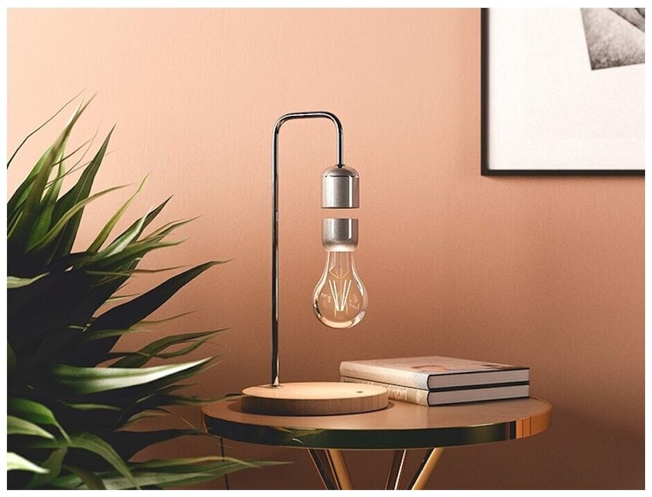 Идея для подарка: Левитирующая светодиодная лампа GlobusOff, магнитная, светлое дерево