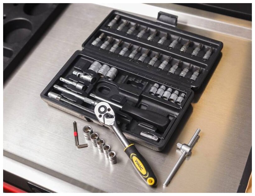 Идея для подарка мужчине: Набор инструментов WMC Tools WMC-2462-5, 46 предм., черный